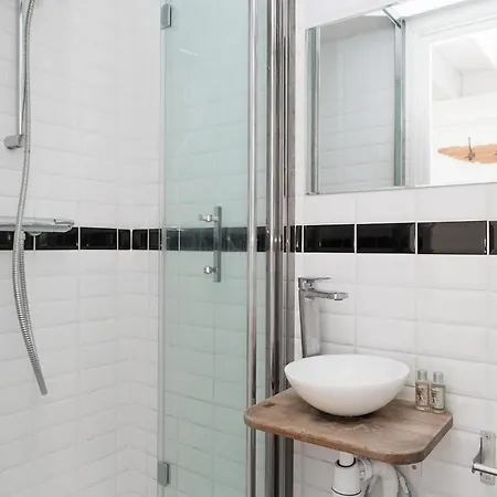 1 Bedroom Near Quartier Montorgueil Parigi